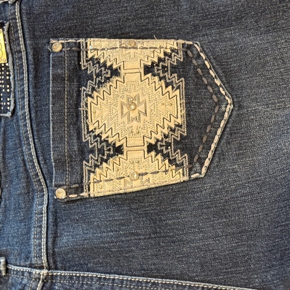 Same one Women’s size 16 denim capri jeans dark wash embroidered pockets stretch - Picture 14 of 16